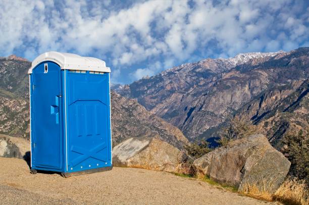 Porta potty delivery and setup in Village St George, LA